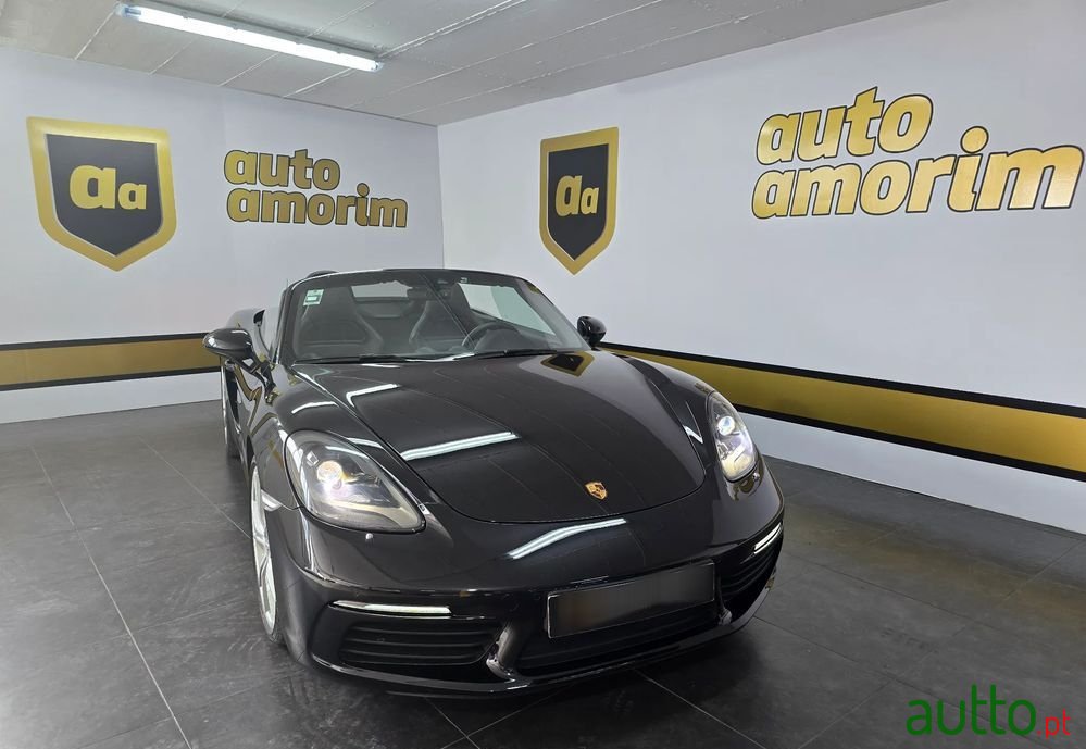 2017' Porsche 718 Boxster photo #3