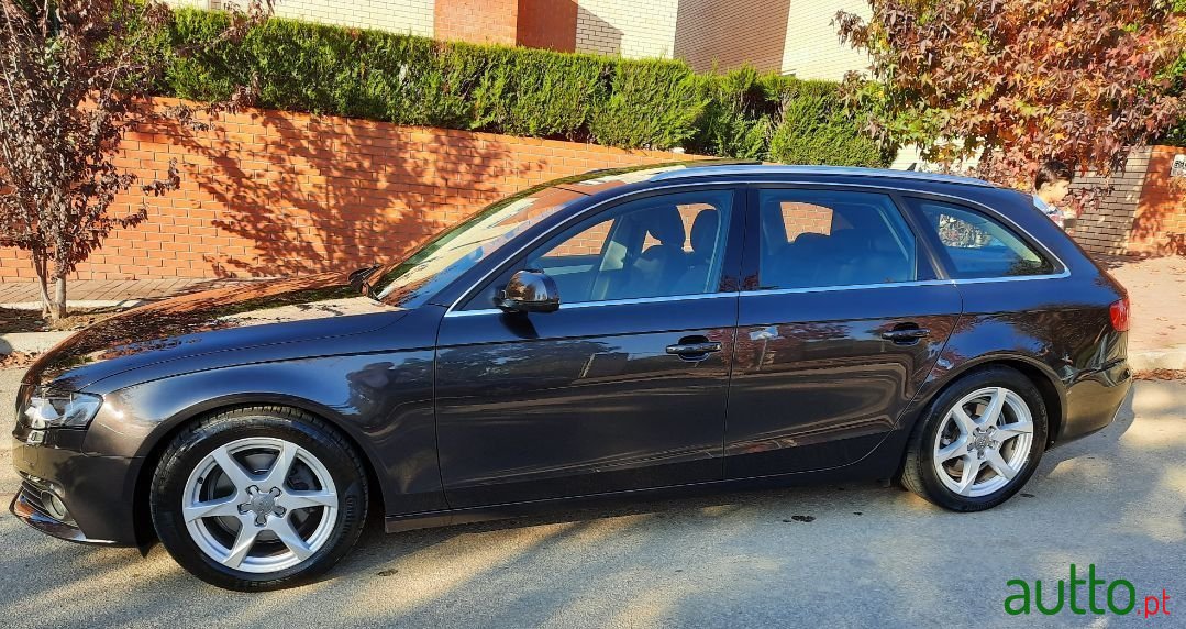 2010' Audi A4 Avant photo #1