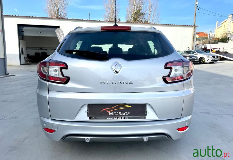 2012' Renault Megane Sport Tourer photo #6