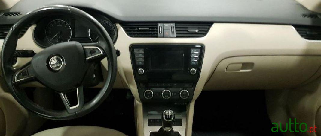 2014' Skoda Octavia 1.6 Tdi De 105Cv. photo #2