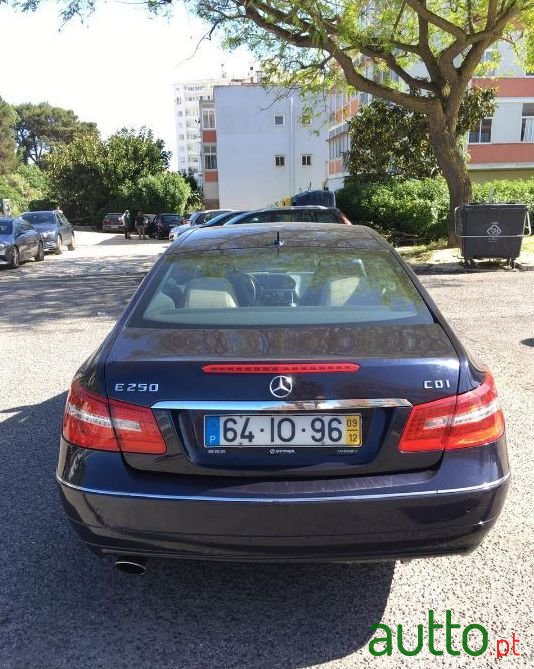 2009' Mercedes-Benz E-250 photo #4