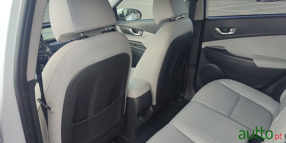 2022' Hyundai Kauai photo #6