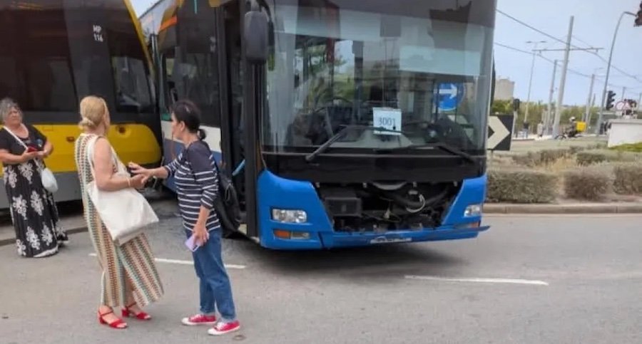 Dois feridos numa colisão entre metro e autocarro em Vila do Conde