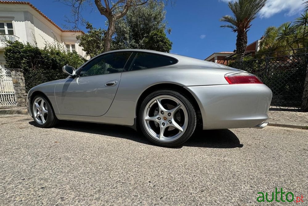 2002' Porsche 911 Carrera 4 photo #4