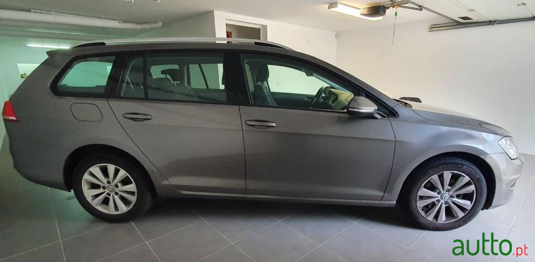 2015' Volkswagen Golf Variant photo #1