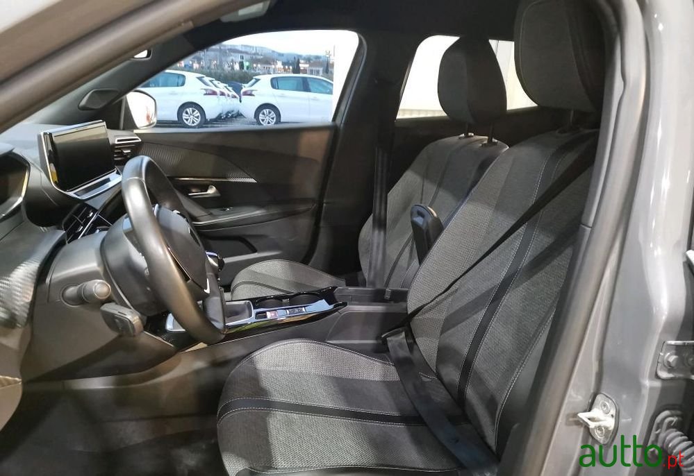 2024' Peugeot 2008 photo #6