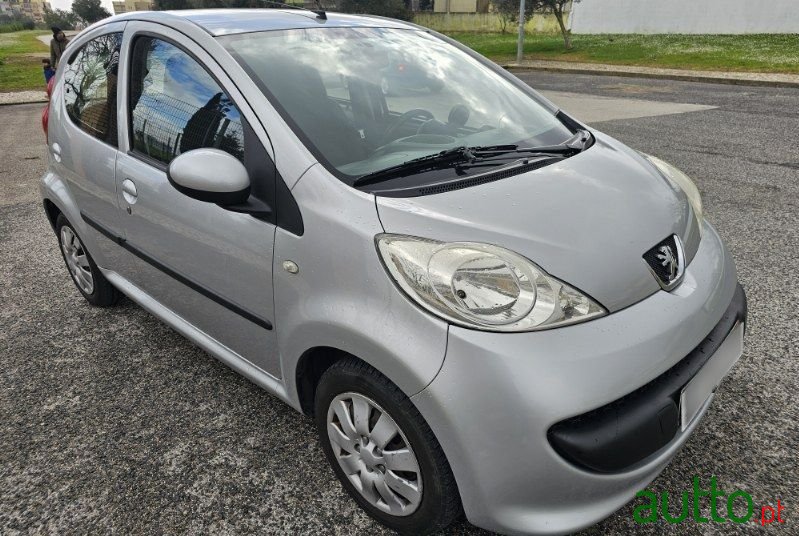 2008' Peugeot 107 1.0 Urban photo #4