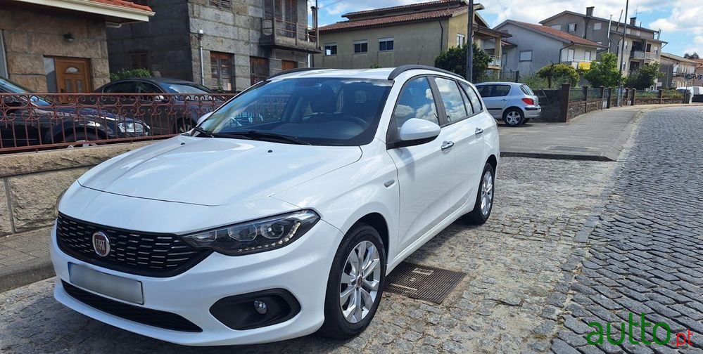 2018' Fiat Tipo Station Wagon photo #1