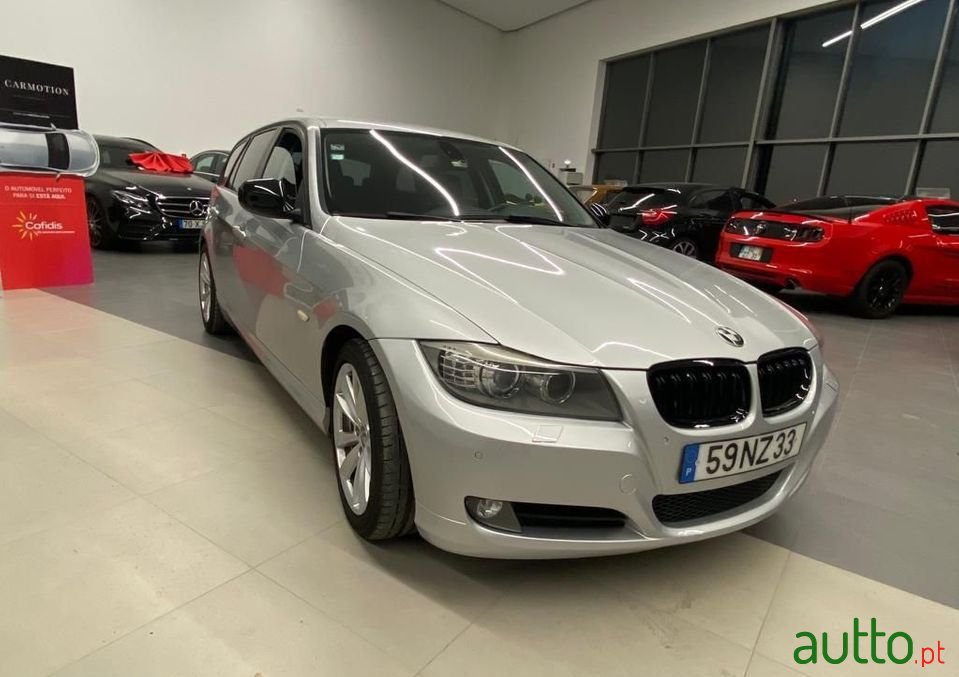 2010' BMW 320 photo #1