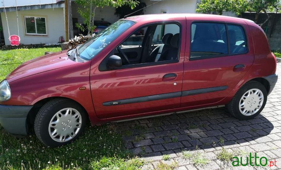 1998' Renault Clio photo #1