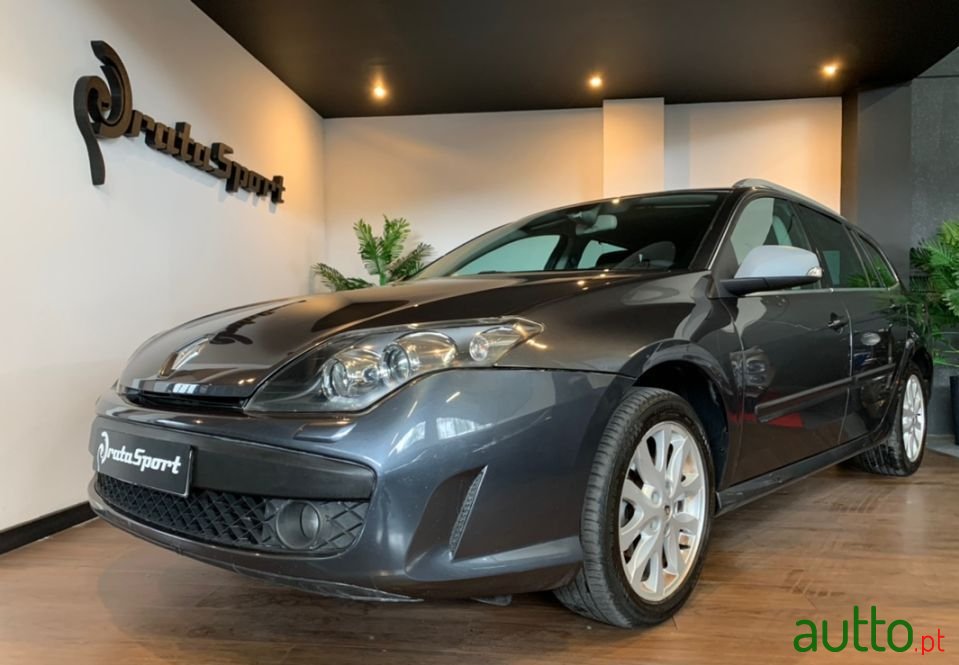 2010' Renault Laguna photo #4