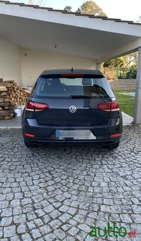 2018' Volkswagen Golf photo #3