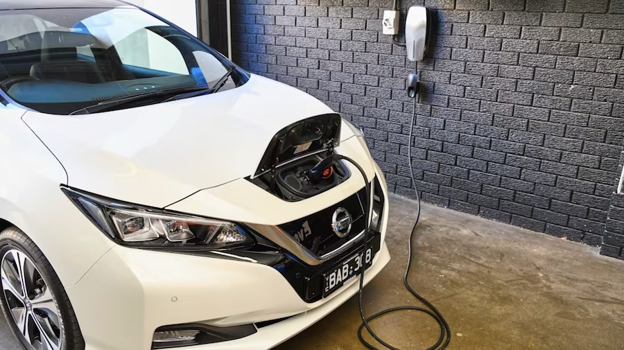 Nissan Exec Says Nearly All LEAF EV Batteries Are Still In Cars