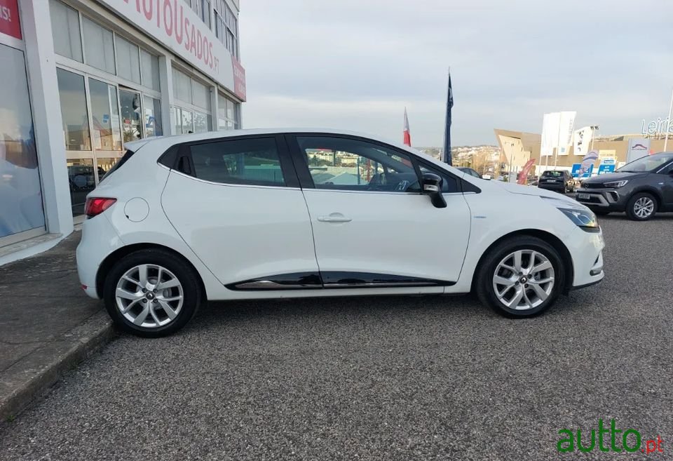 2019' Renault Clio photo #6