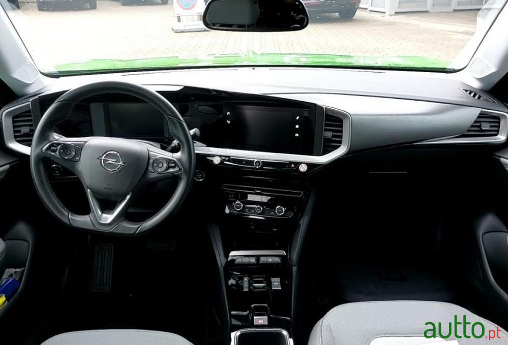 2022' Opel Mokka-e Elegance photo #5