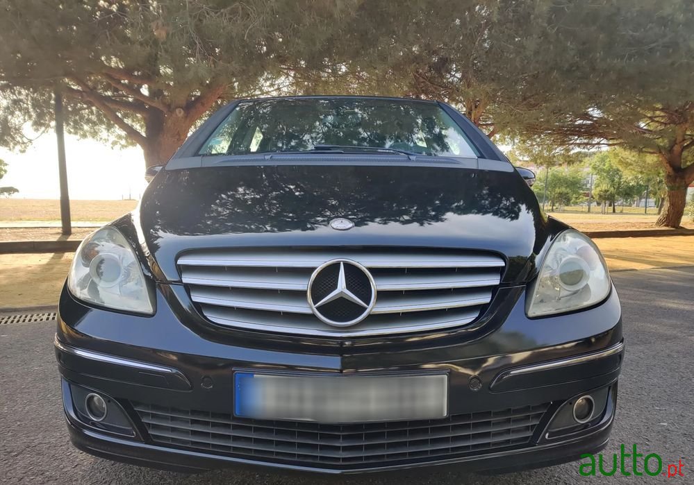 2008' Mercedes-Benz Classe B photo #3