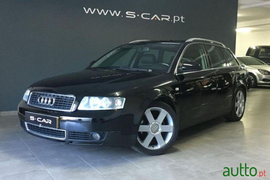 2002' Audi A4 Avant photo #1