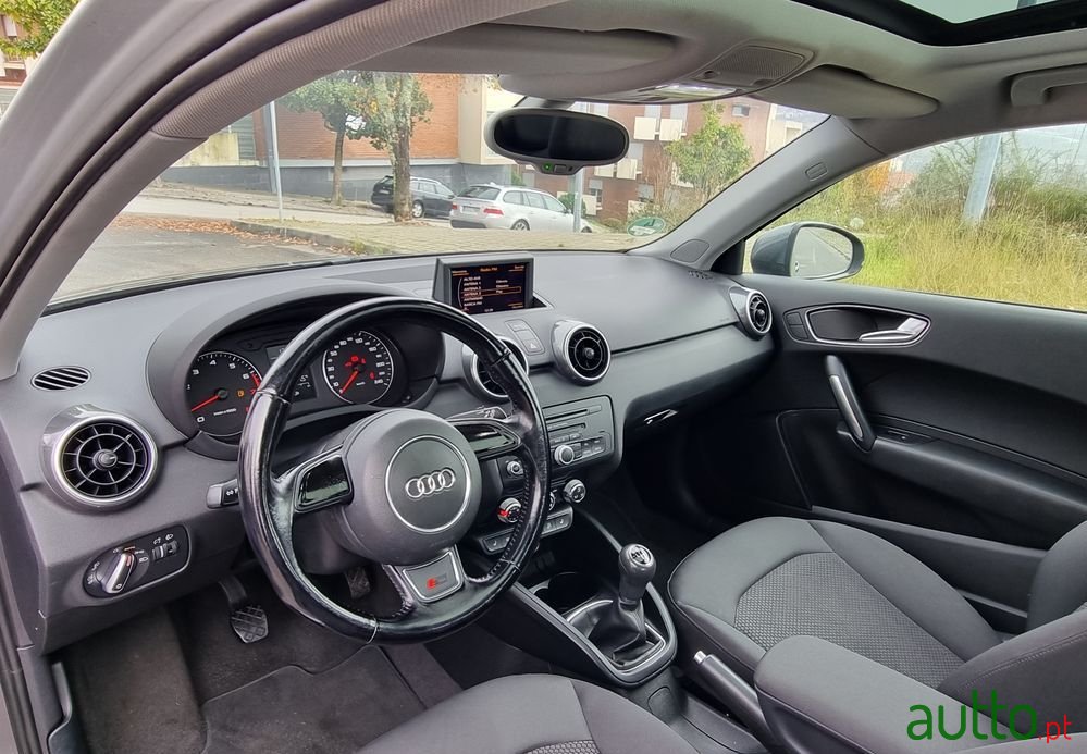 2011' Audi A1 photo #5