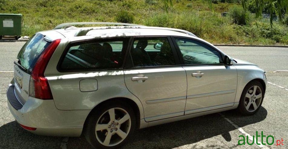 2012' Volvo V50 photo #2