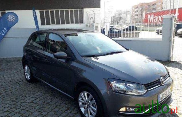 2017' Volkswagen Polo 1.0 Confortline photo #1