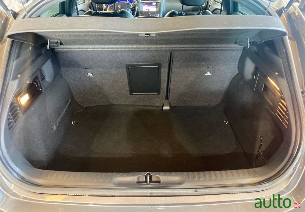 2018' DS Automobiles Ds4 photo #6