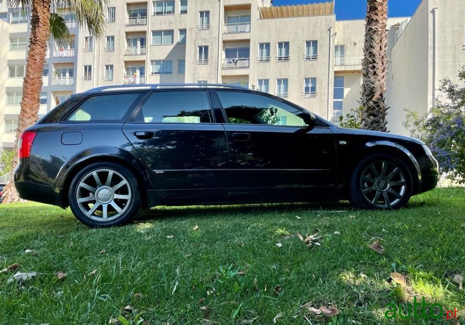 2002' Audi A4 Avant photo #4