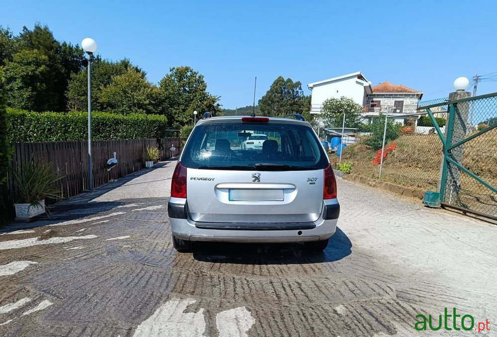 2003' Peugeot 307 Break photo #4