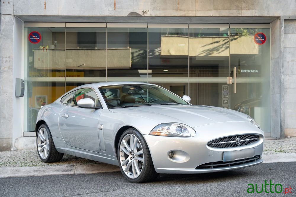 2007' Jaguar XK 4.2 V8 Coupé photo #3