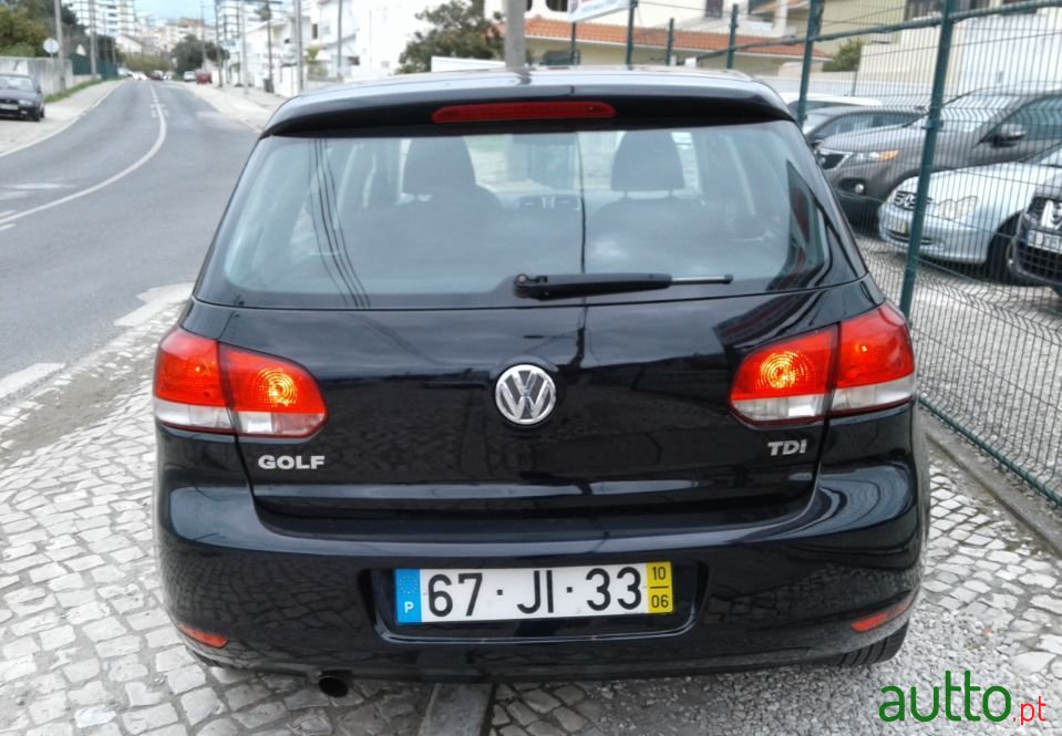 2010' Volkswagen Golf photo #4