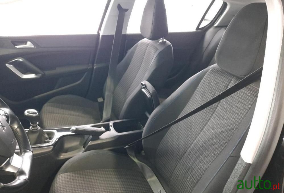 2021' Peugeot 308 photo #6