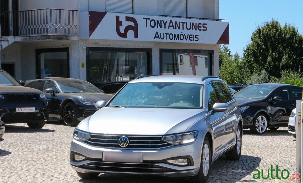 2021' Volkswagen Passat Variant photo #1