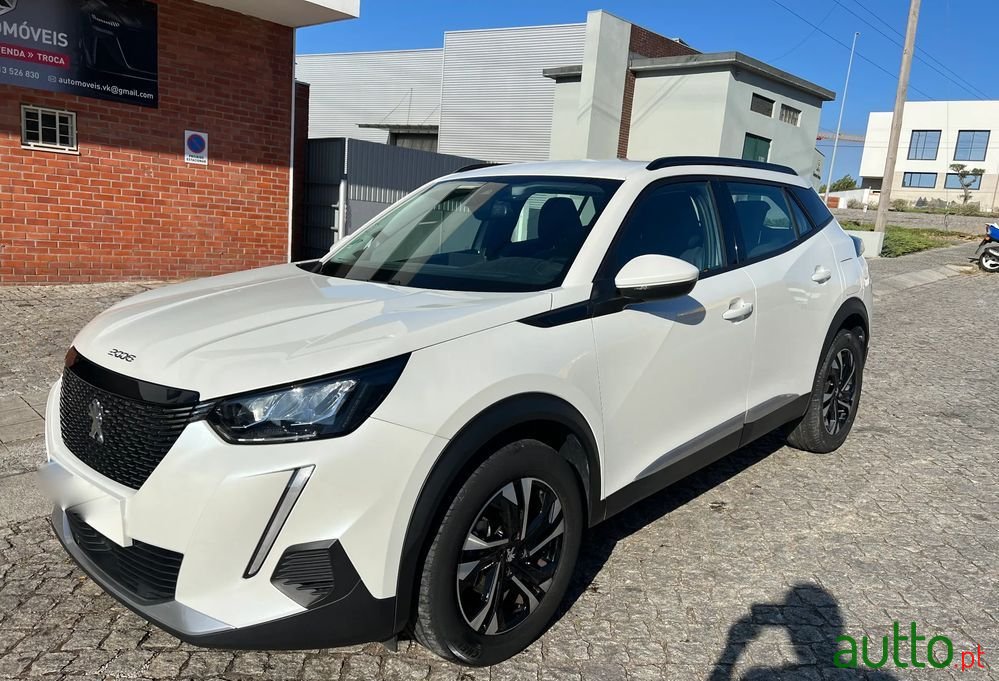 2020' Peugeot 2008 photo #3