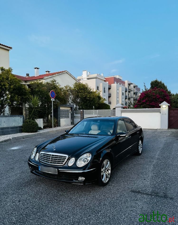 2004' Mercedes-Benz Classe E photo #1