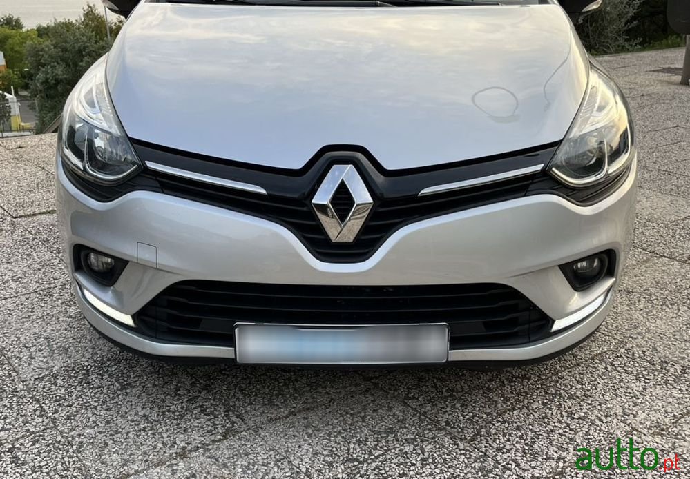 2018' Renault Clio Sport Tourer photo #2