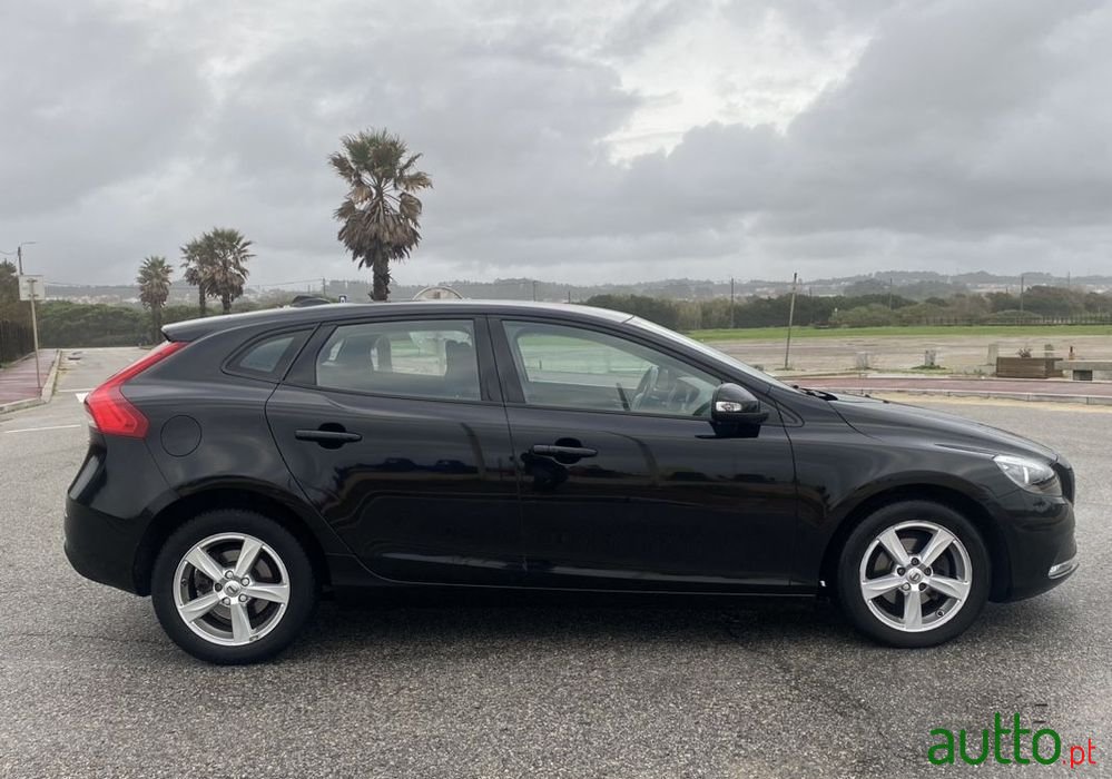 2016' Volvo V40 D2 photo #4