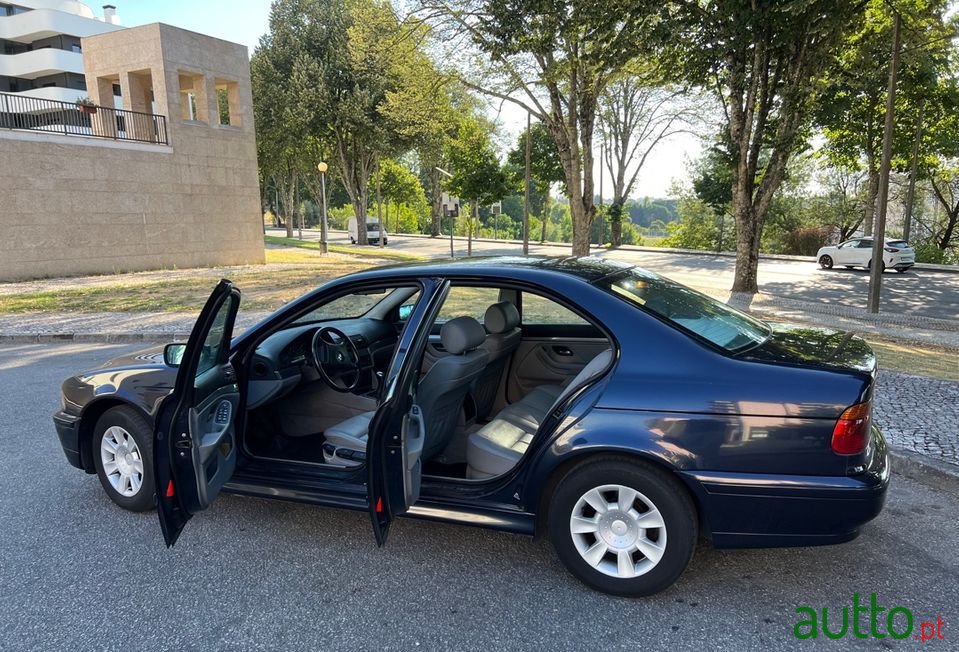 2000' BMW 520 photo #4