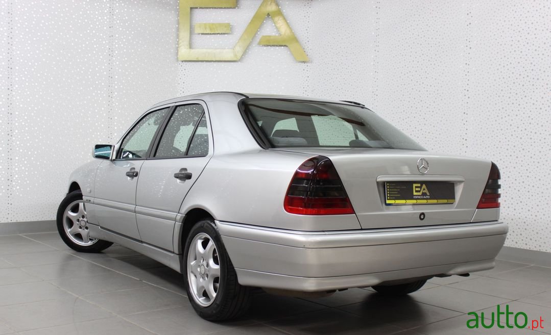 2000' Mercedes-Benz C-250 photo #3