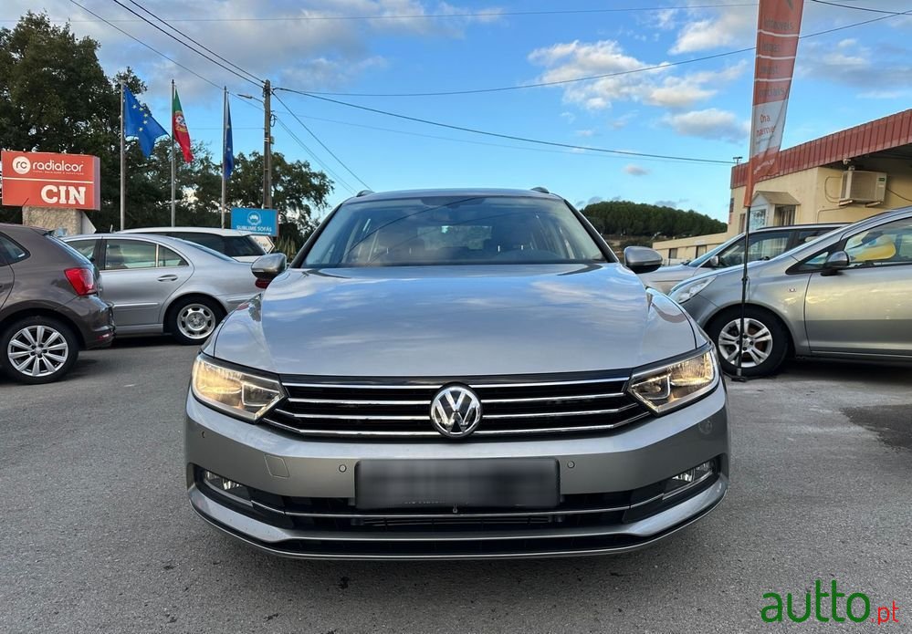 2016' Volkswagen Passat Variant photo #2