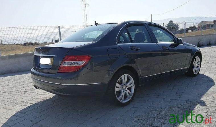 2011' Mercedes-Benz C-220 Avantgarde photo #3