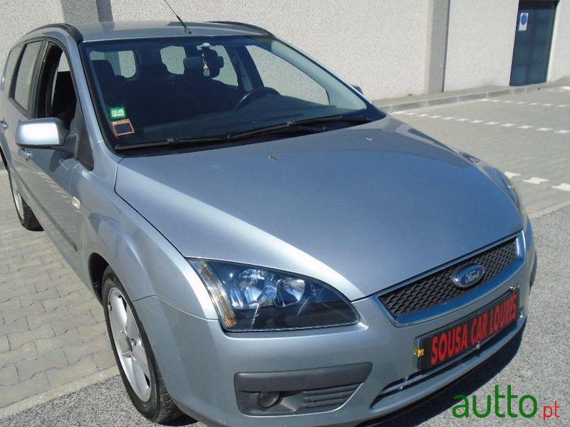 2005' Ford Focus Sw photo #2