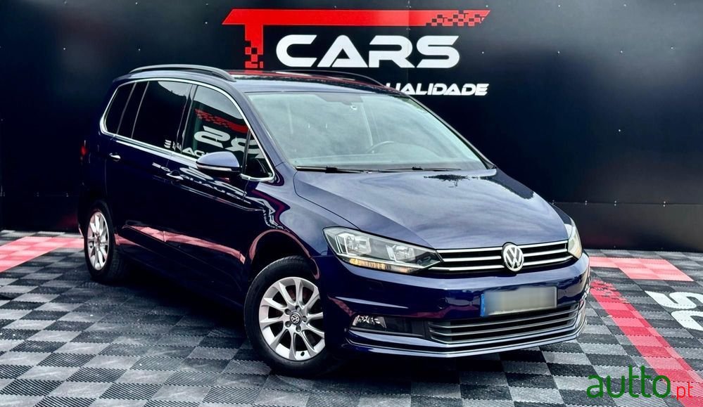 2019' Volkswagen Touran photo #6