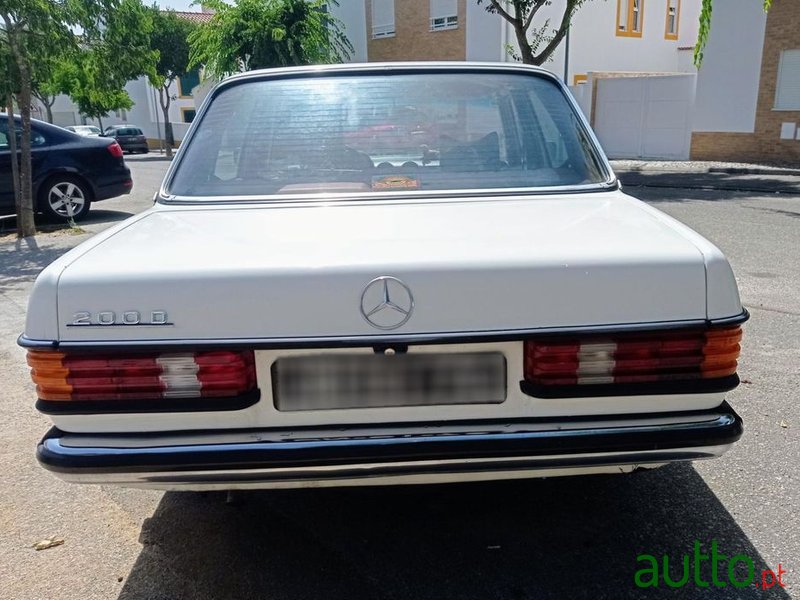 1982' Mercedes-Benz 200 photo #4