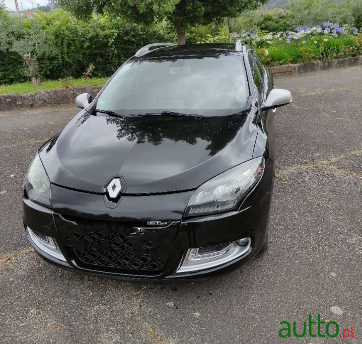 2012' Renault Megane Sport Tourer photo #1