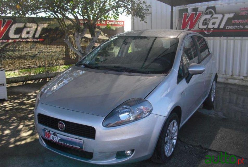 2009' Fiat Grande Punto photo #1