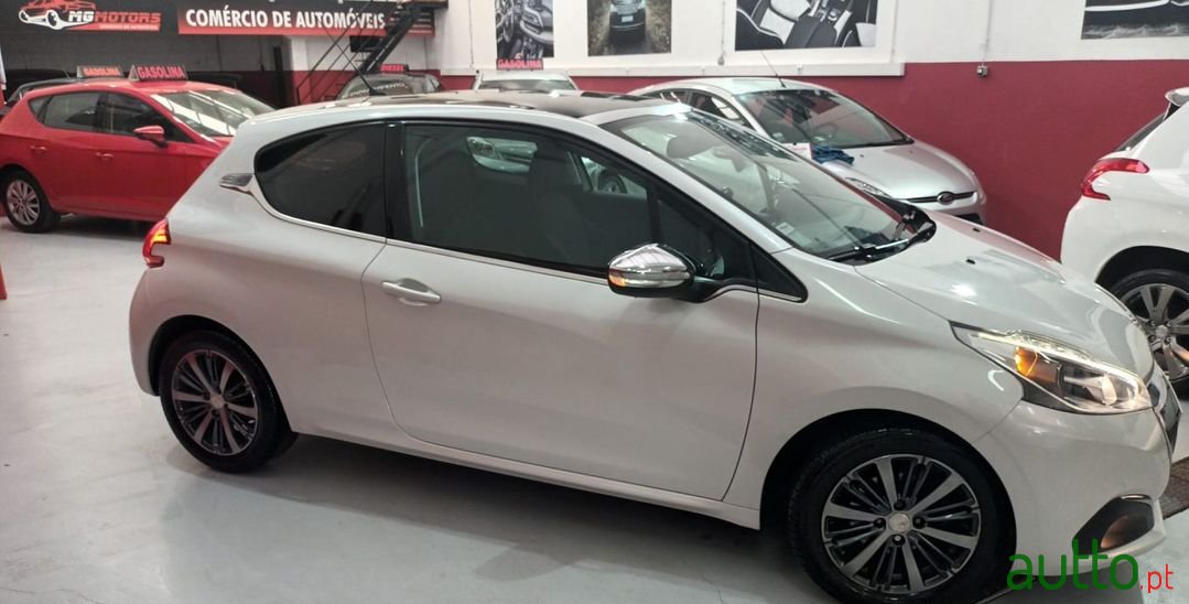 2016' Peugeot 208 photo #2