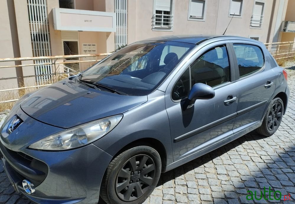 2009' Peugeot 207 1.4 Hdi Sport photo #1