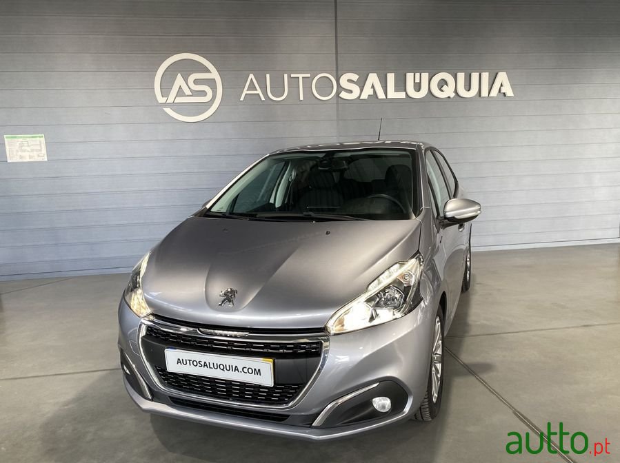 2019' Peugeot 208 photo #1
