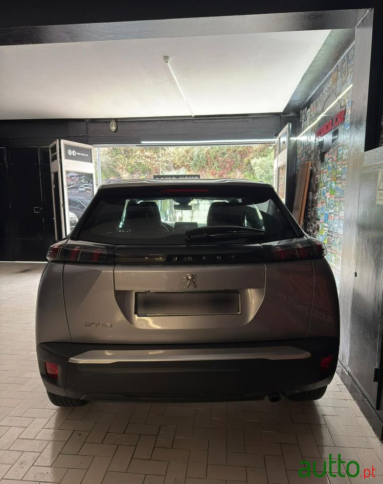 2023' Peugeot 2008 photo #5