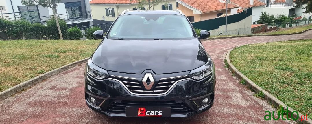 2017' Renault Megane Sport Tourer photo #3