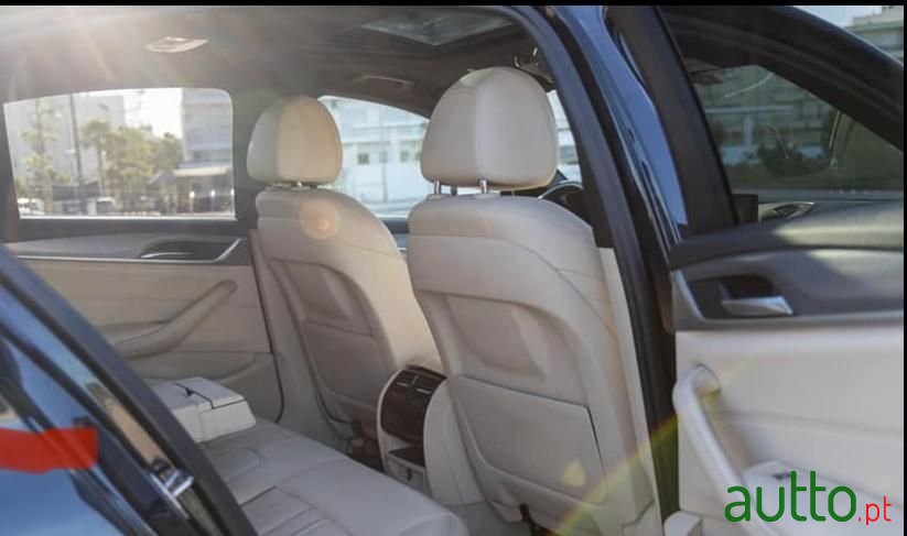 2017' BMW 530 photo #6